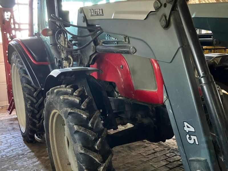 Valtra N101 HITECH-- MEGET FLOT OG VELHOLDT N 101, MED FRONTLÆSSER,