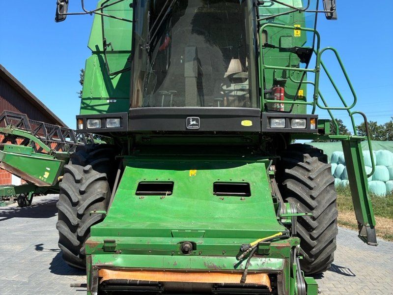 John Deere 2066