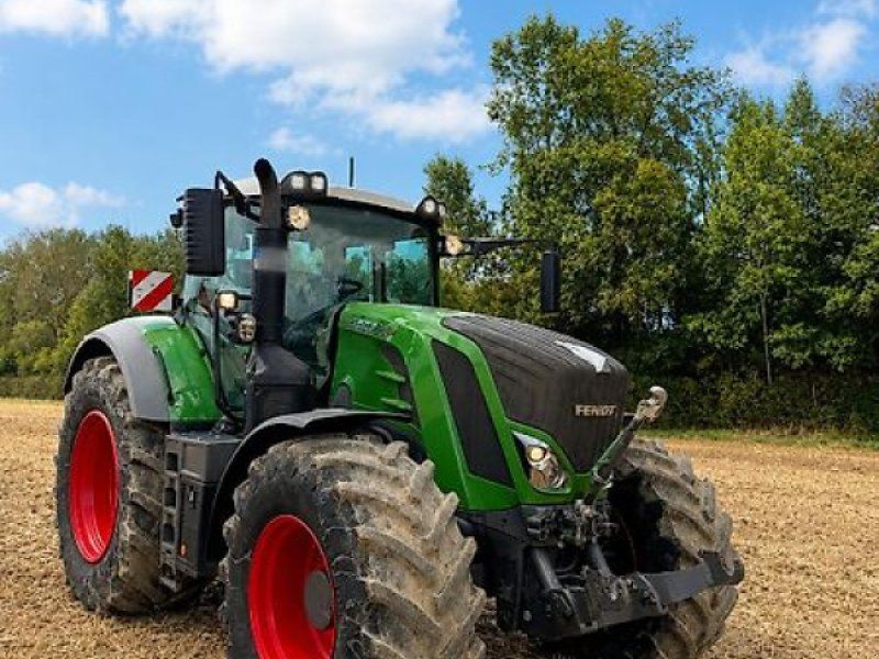Fendt 828 VARIO S4 Profi Plus