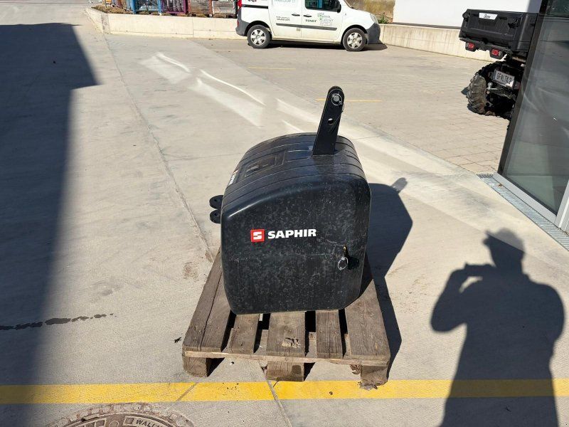 Saphir aus Stahlbeton 650 kg