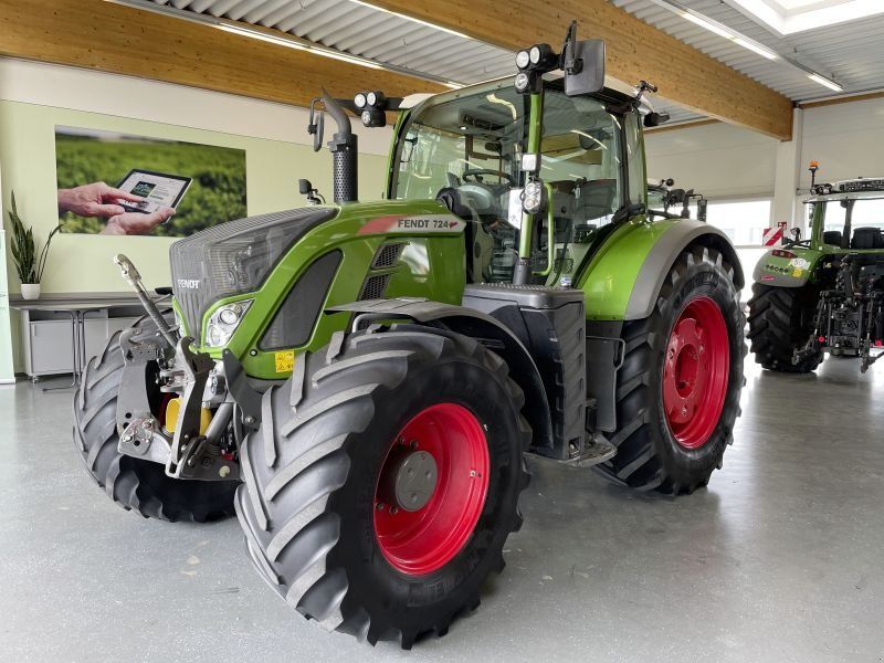Fendt 724 VARIO S4 PROFI PLUS