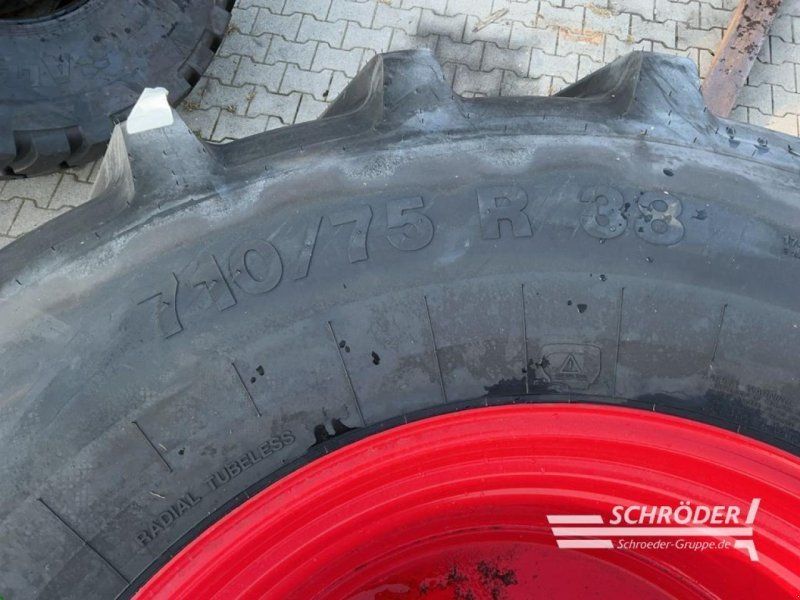 Fendt 2X600/70R28 | 2X710/75R38 VREDESTEIN