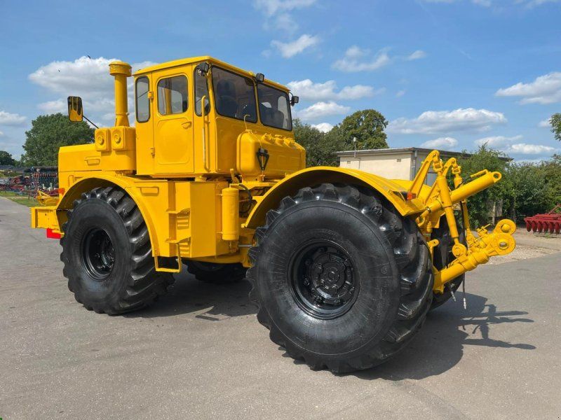 Kirovets K 701 V12
