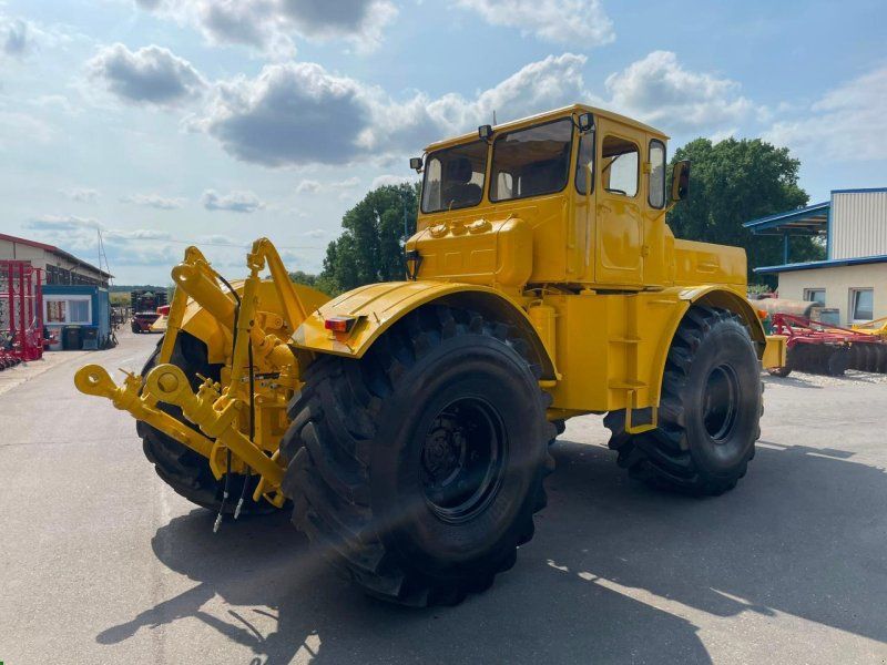 Kirovets K 701 V12