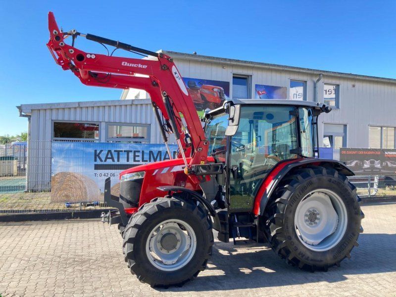 Massey Ferguson 4707 mit Klima
