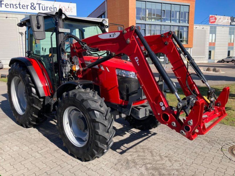 Massey Ferguson 4707 mit Klima