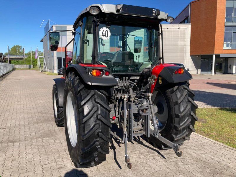 Massey Ferguson 4707 mit Klima