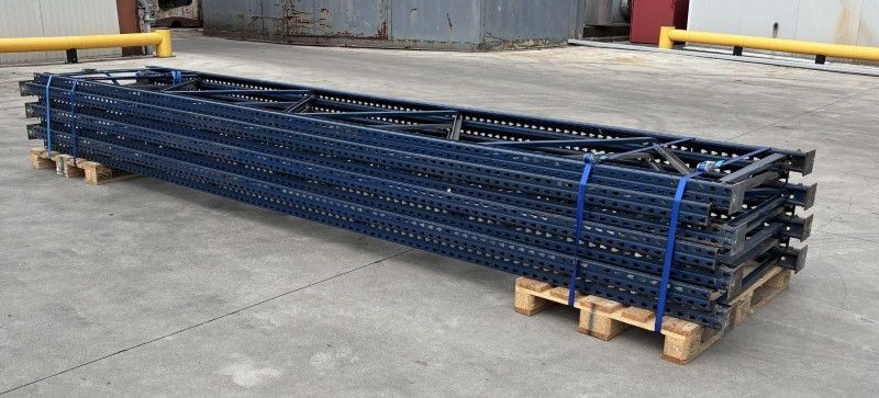 Zerlegtes Palettenregal