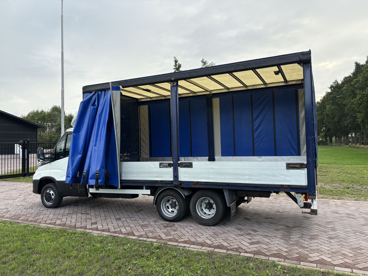 Be trekker IVECO Daily 40C18 schuifzeilen Clixtar