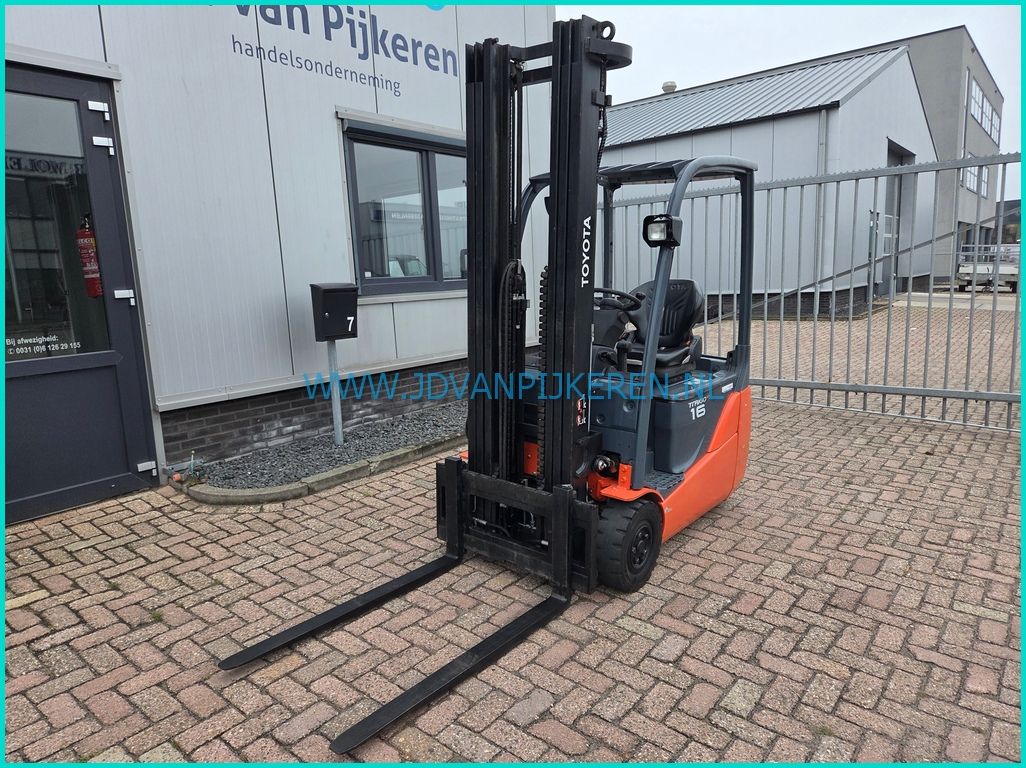 Toyota 8FBEKT16 1600kg 3292uur + triplex 5.5m + sideshift