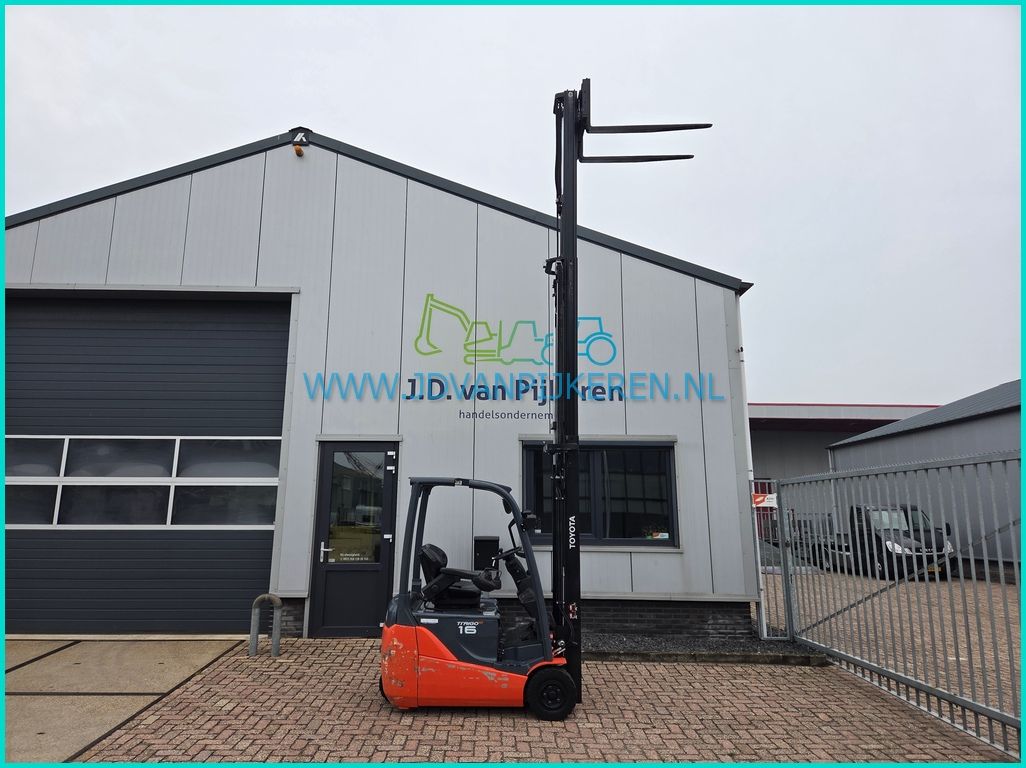 Toyota 8FBEKT16 1600kg 3292uur + triplex 5.5m + sideshift