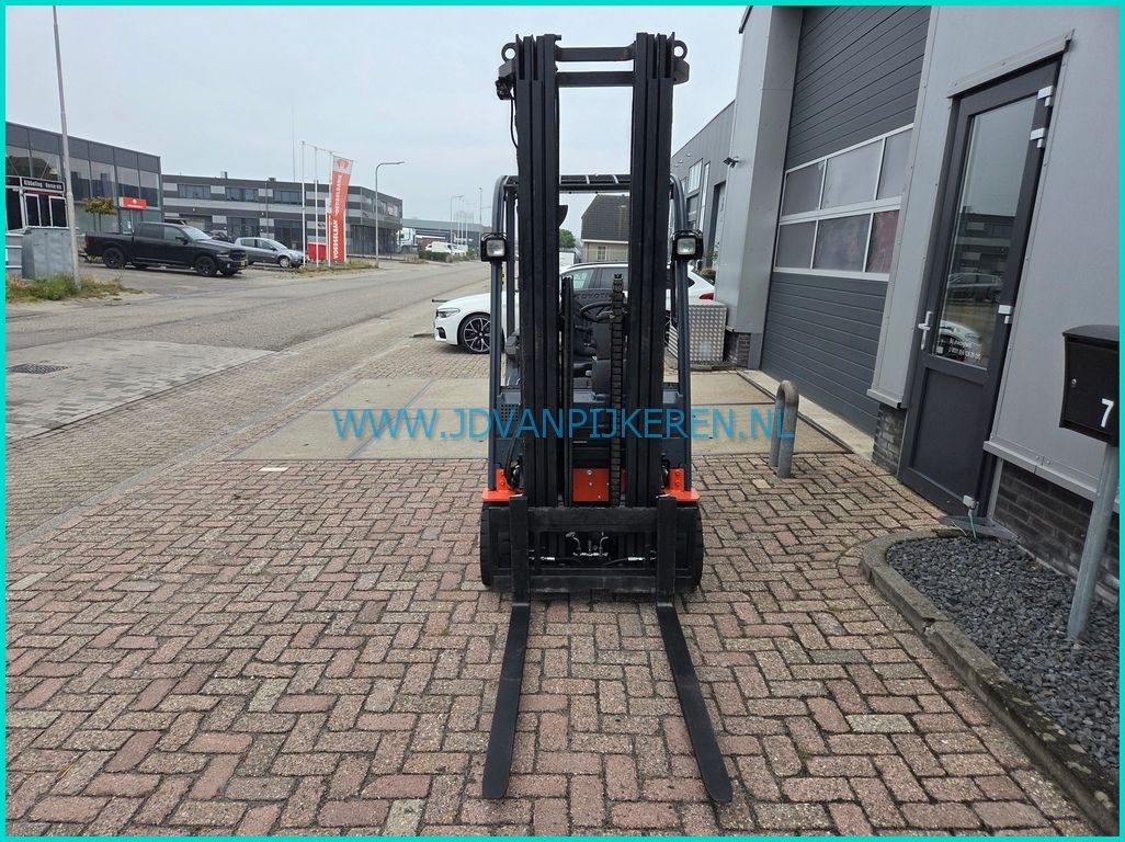 Toyota 8FBEKT16 1600kg 3292uur + triplex 5.5m + sideshift