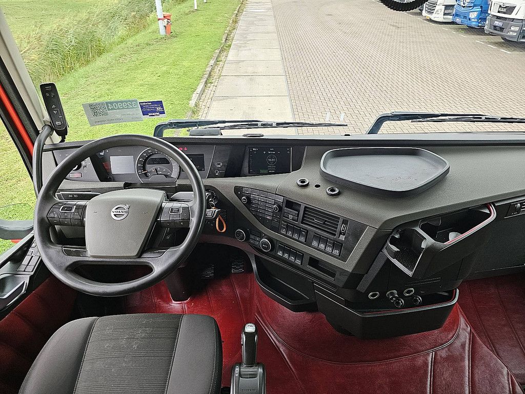 VOLVO FH 460 6x2 xenon skirts