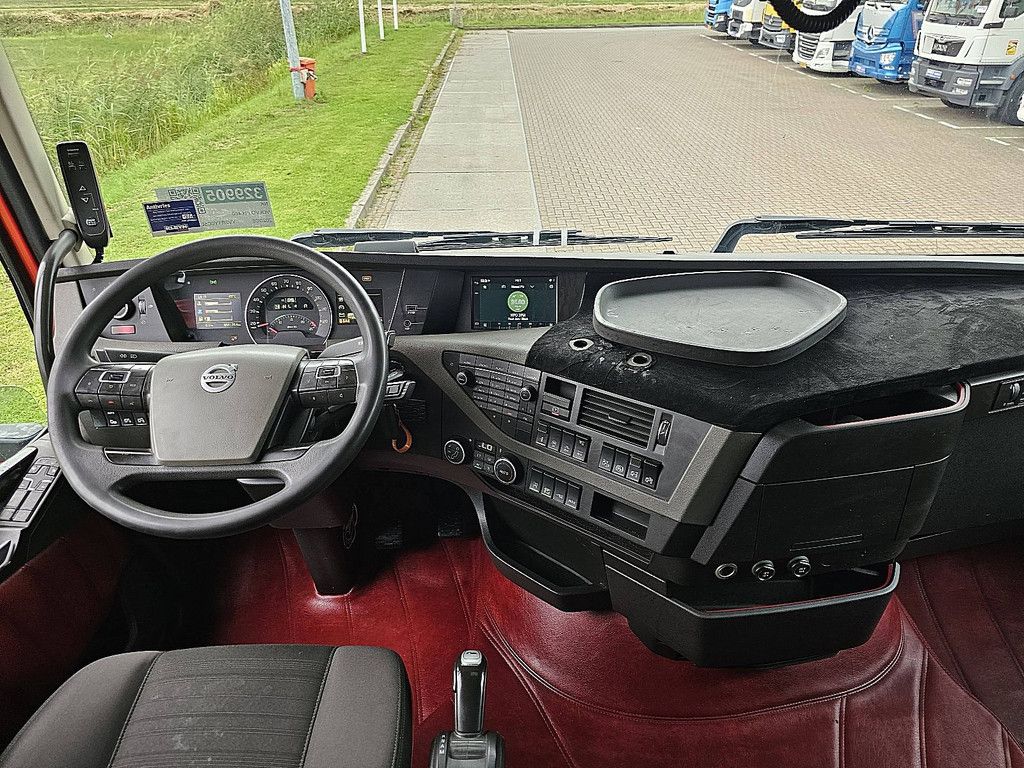 VOLVO FH 460 6x2 xenon skirts