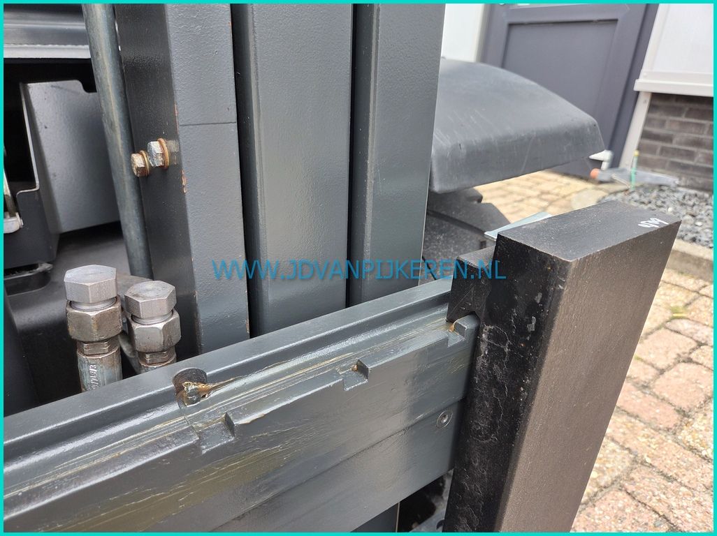 Linde H20D-02/600 2500kg 2019 triplex4.7+shift+4xhydraulic