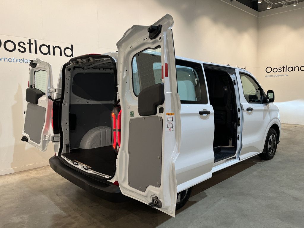 Ford E-Transit Cust. 320 L1H1 Trend 65 kWh / 100% Elektrisch !! / Airco / Cruise Control / CarPlay / Camera / LED / 9.650 KM !!