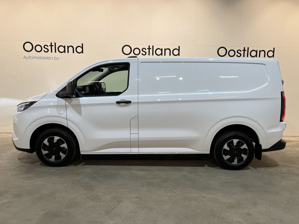 Ford E-Transit Cust. 320 L1H1 Trend 65 kWh / 100% Elektrisch !! / Airco / Cruise Control / CarPlay / Camera / LED / 9.650 KM !!