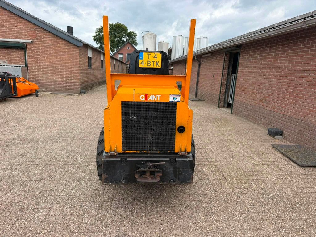 Giant D331 ST Shovel Loader