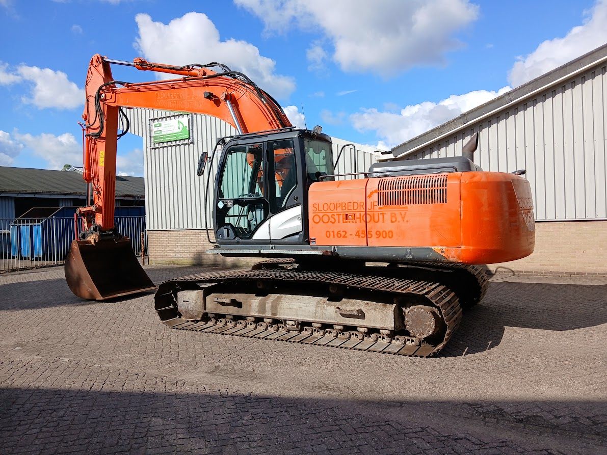 Hitachi ZX250LC-5B