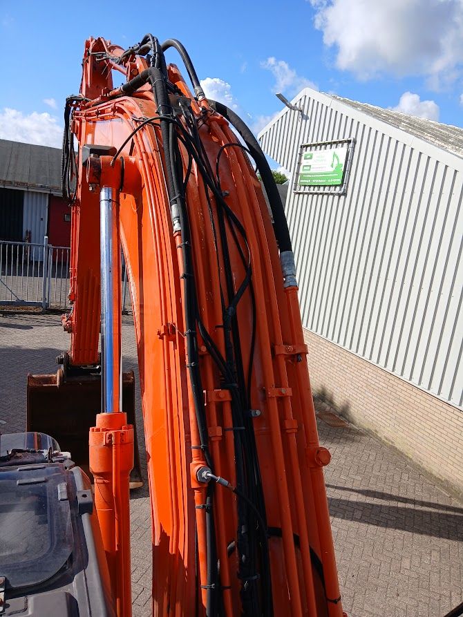 Hitachi ZX250LC-5B