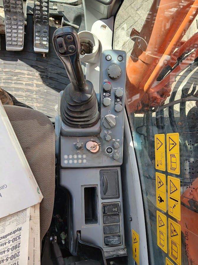 Hitachi ZX250LC-5B