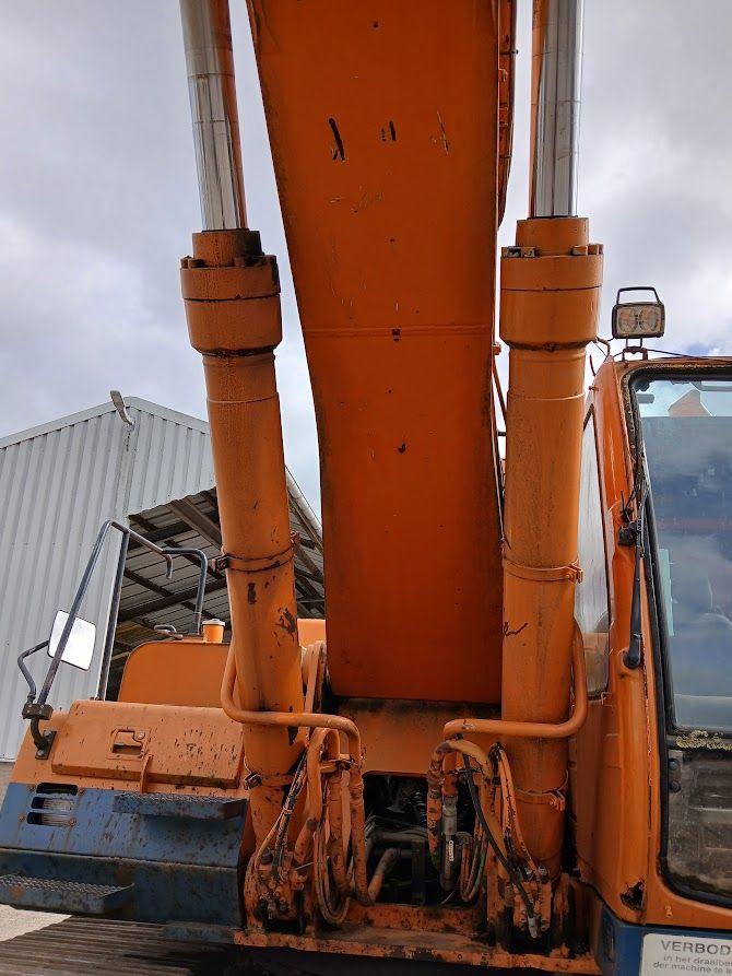Hitachi EX355LC