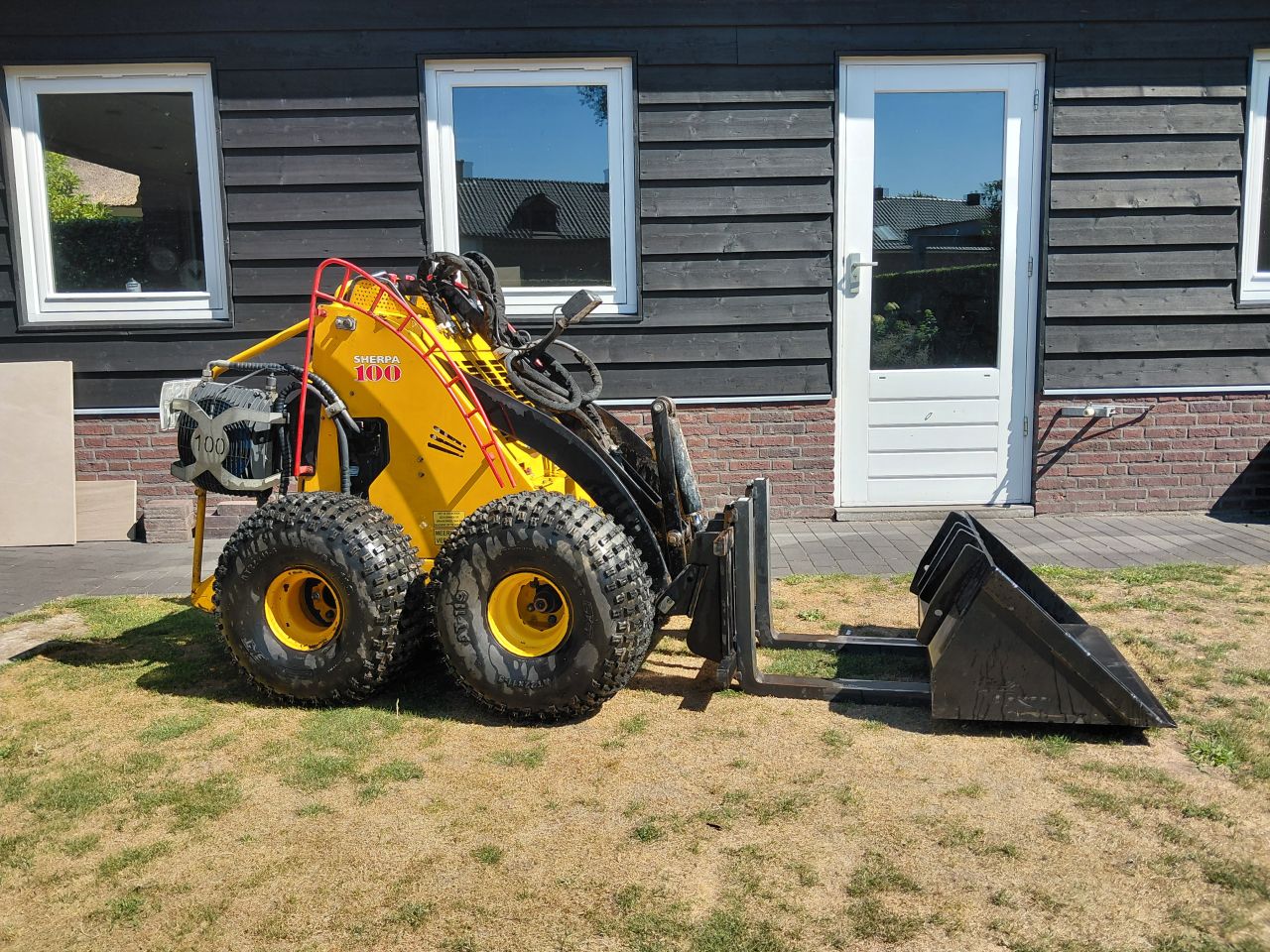 Sherpa 100 / Skidster / Giant / Mini loader / Shovel/ Honda