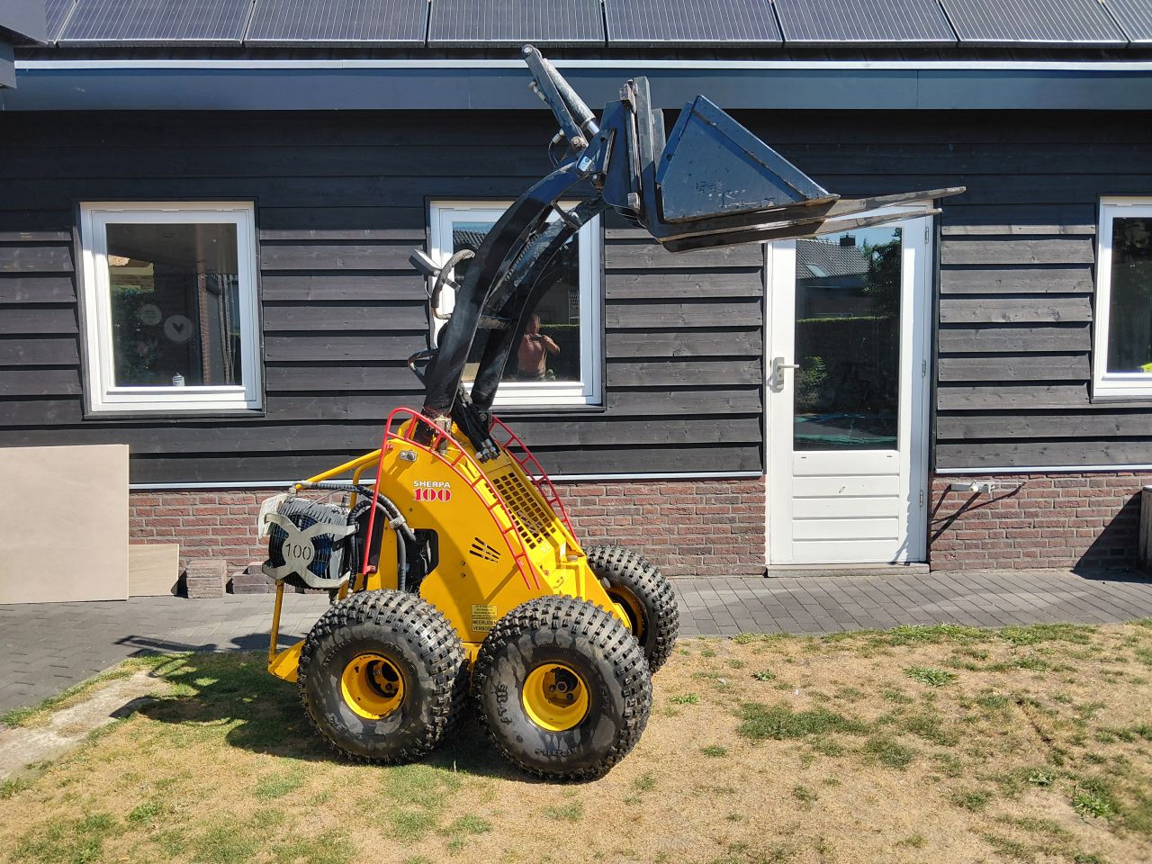 Sherpa 100 / Skidster / Giant / Mini loader / Shovel/ Honda