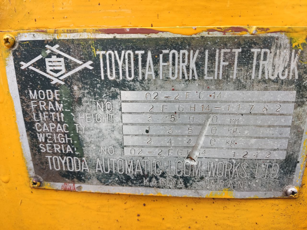 Toyota heftruck (type 2FG14, 1.350 kg.) inclusief kantelbak