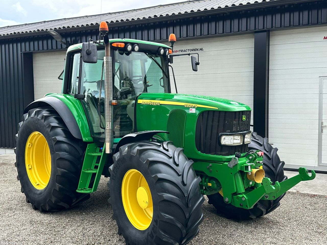 TE KOOP: zeer nette JOHN DEERE 6920-S