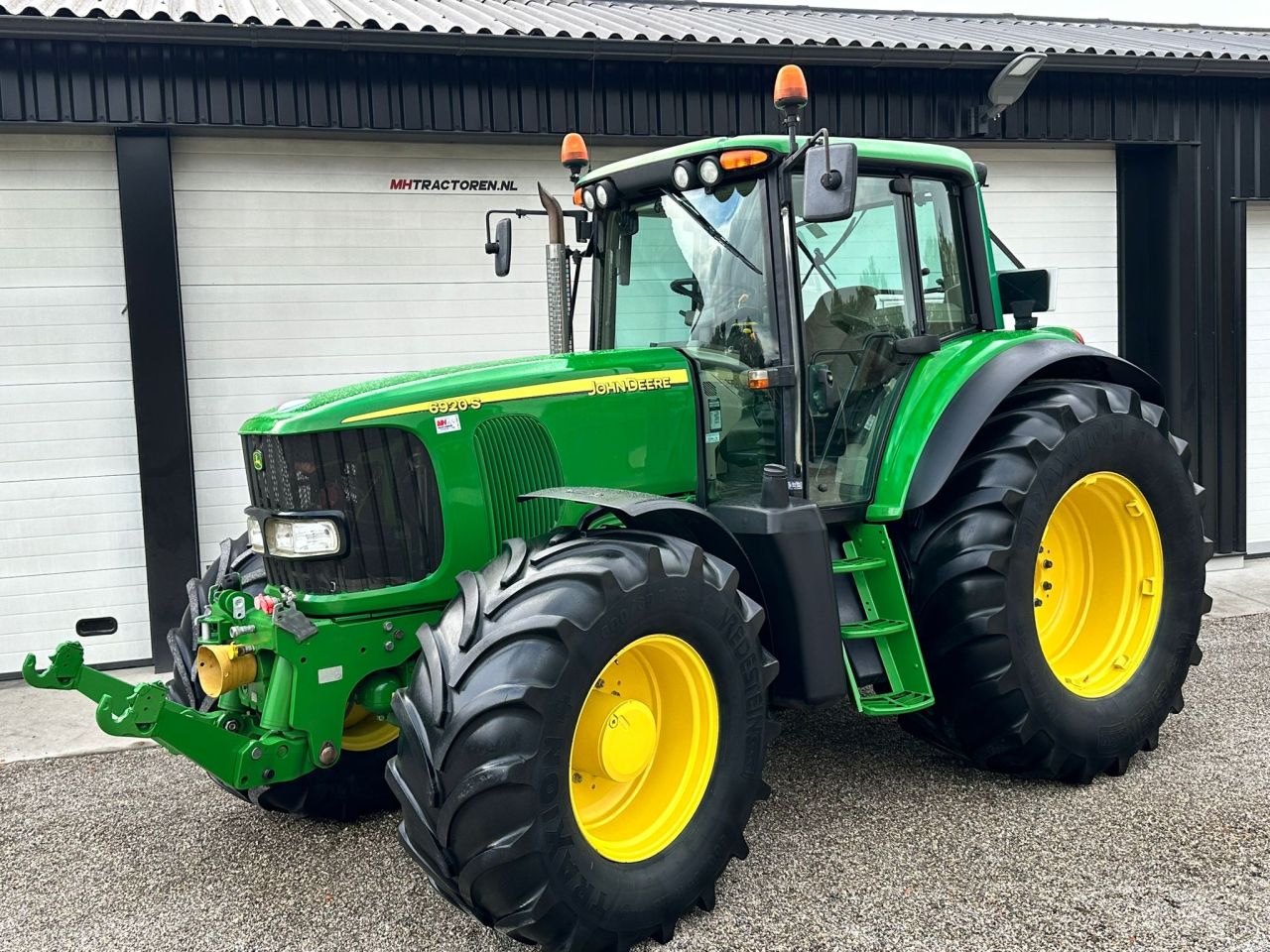 TE KOOP: zeer nette JOHN DEERE 6920-S