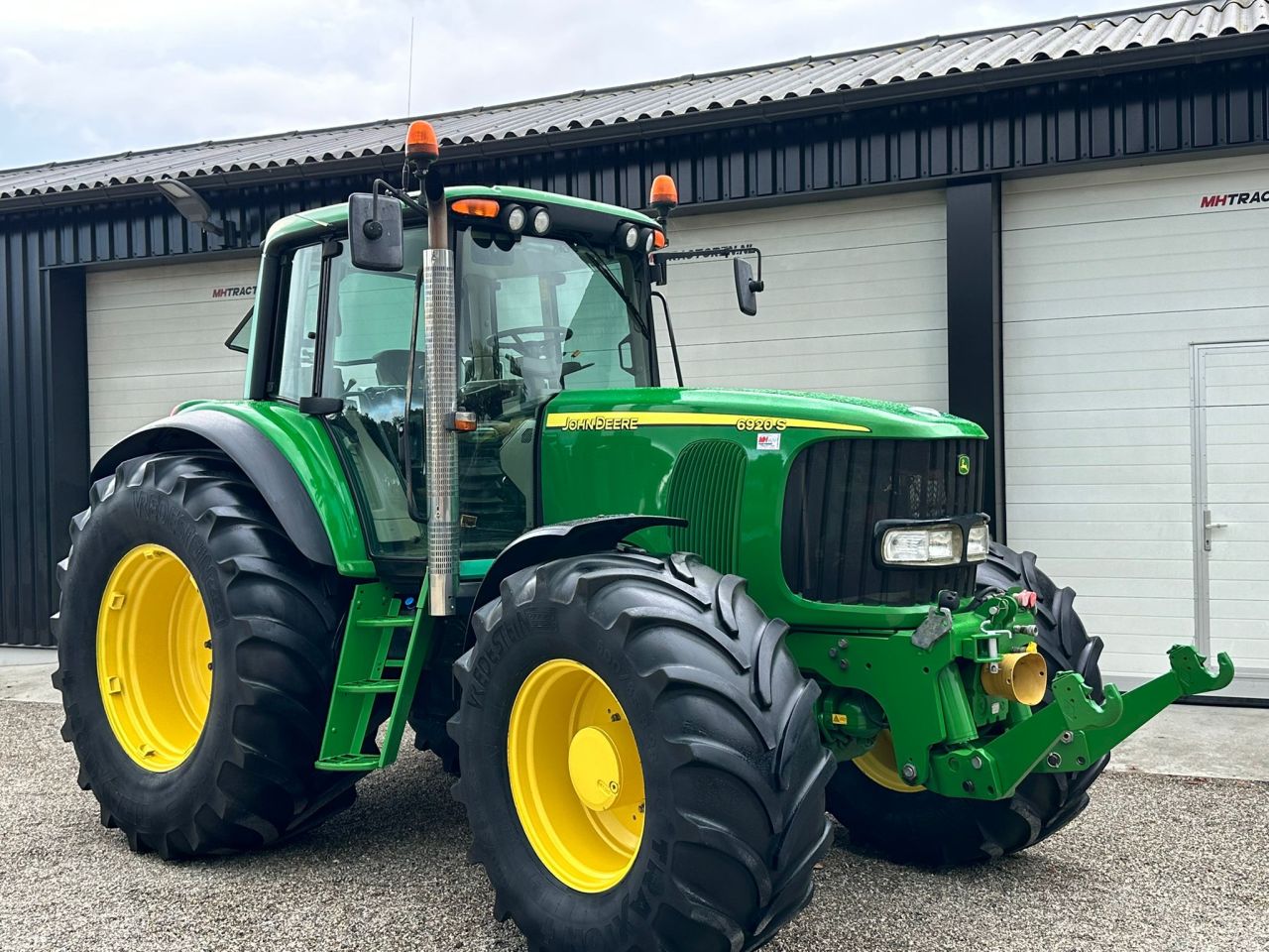 TE KOOP: zeer nette JOHN DEERE 6920-S