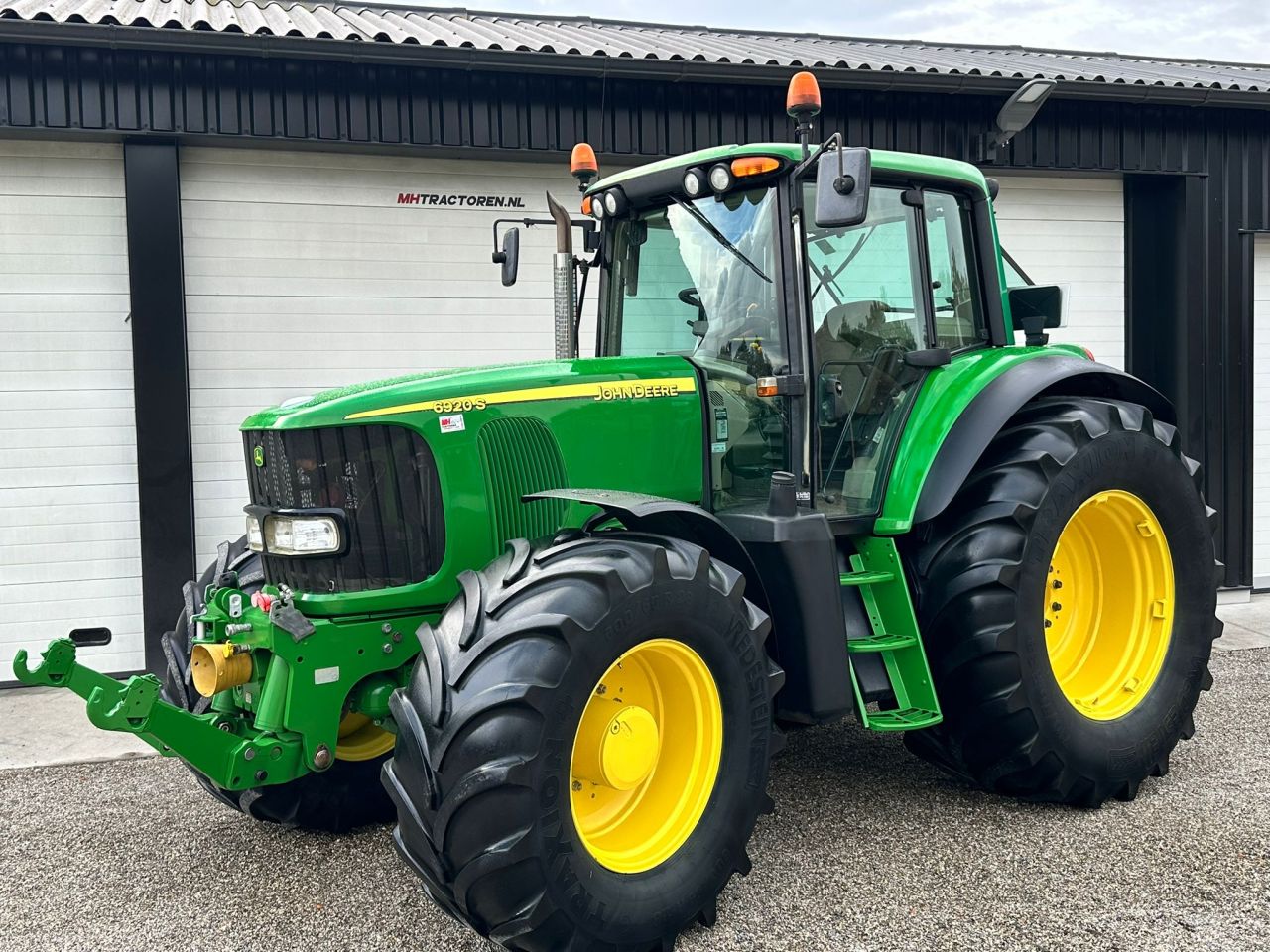 TE KOOP: zeer nette JOHN DEERE 6920-S