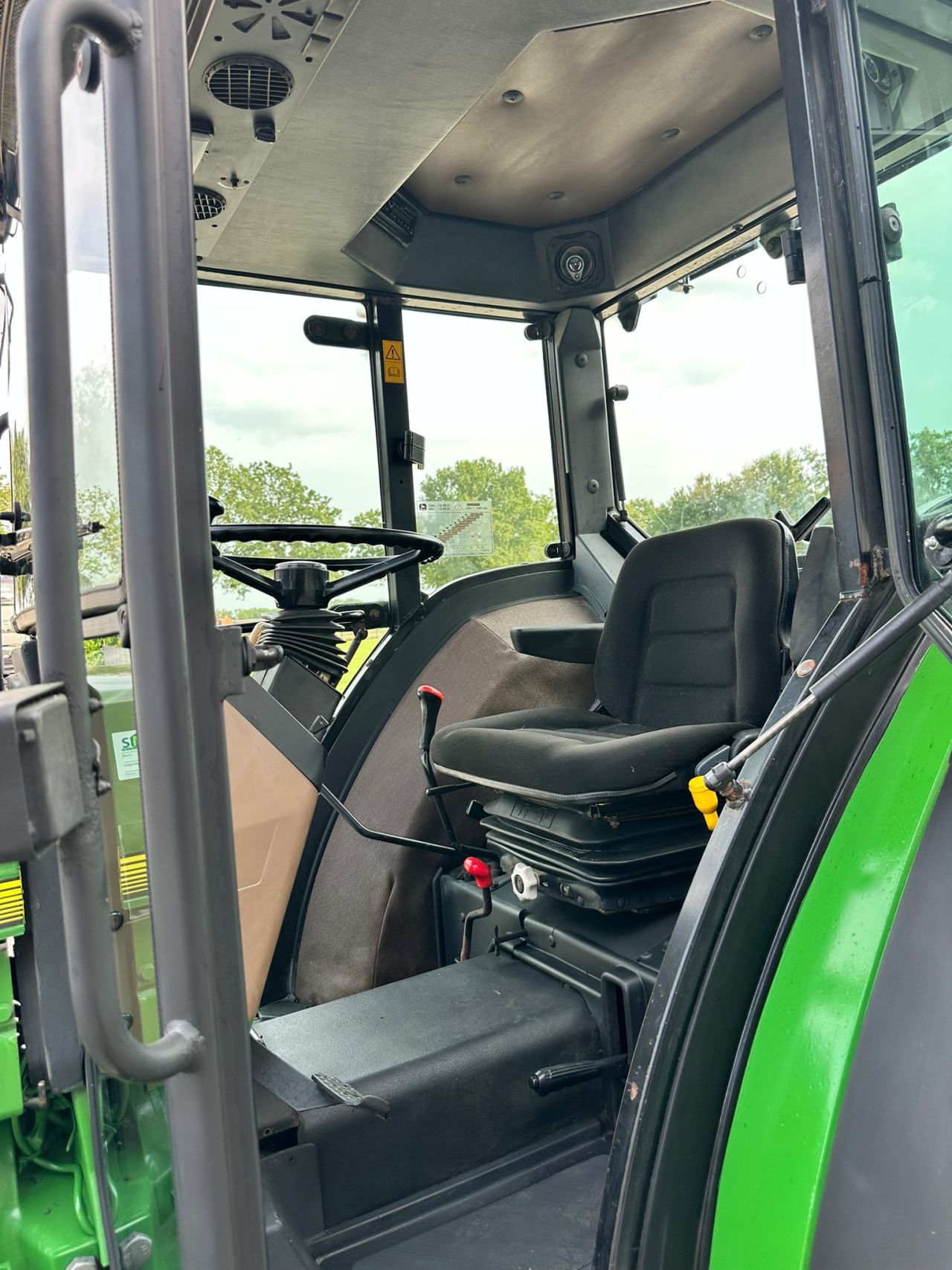 TE KOOP: zeer nette JOHN DEERE 5400