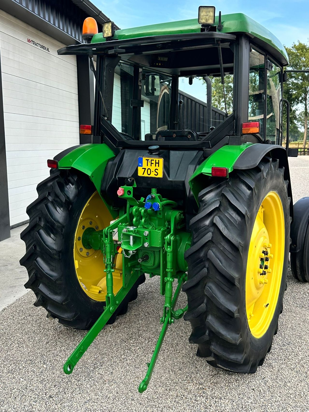 TE KOOP: zeer nette JOHN DEERE 5400