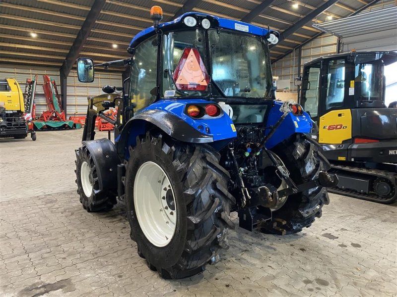 New Holland T4.95 Med frontlæsser