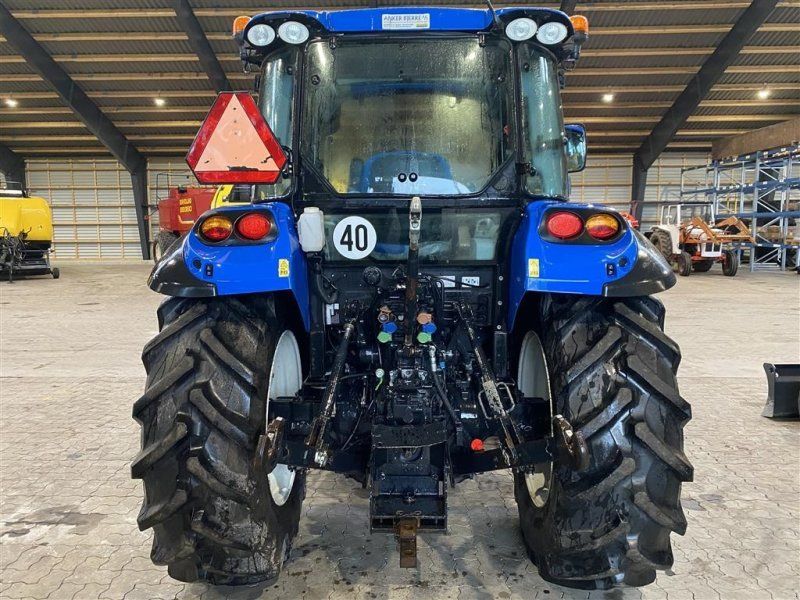 New Holland T4.95 Med frontlæsser