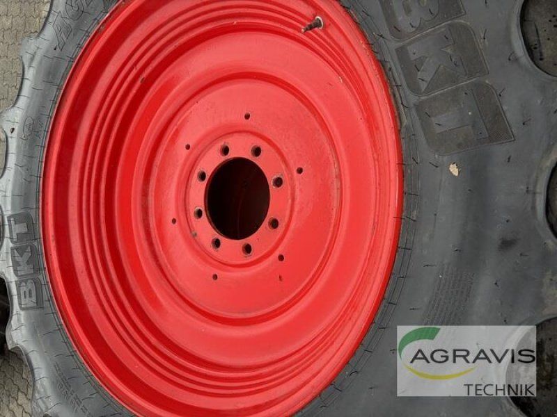 BKT PFLEGEBEREIFUNG 380 / 85 R 24 + 420 / 85 R 38