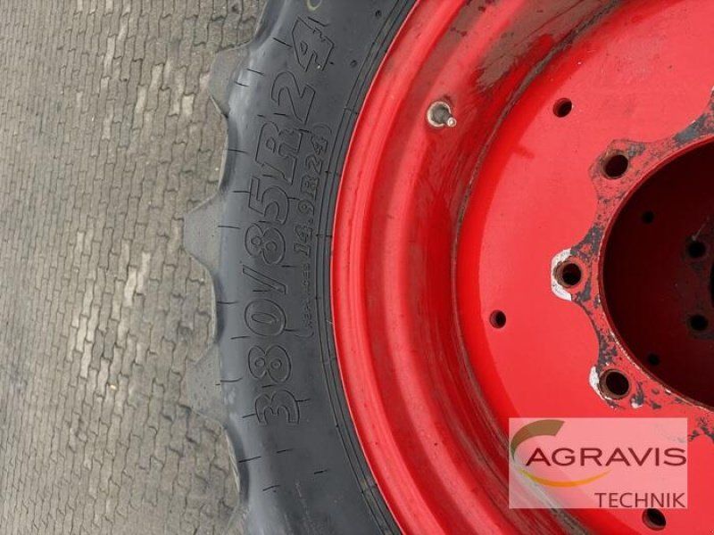 BKT PFLEGEBEREIFUNG 380 / 85 R 24 + 420 / 85 R 38