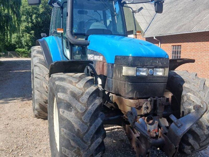 New Holland TM 150 med frontlift and Range Command gearkasse