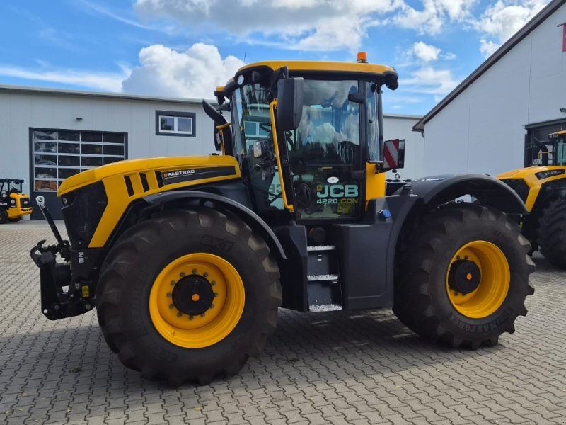 JCB Fastrac 4220 Demo Volausrüstung