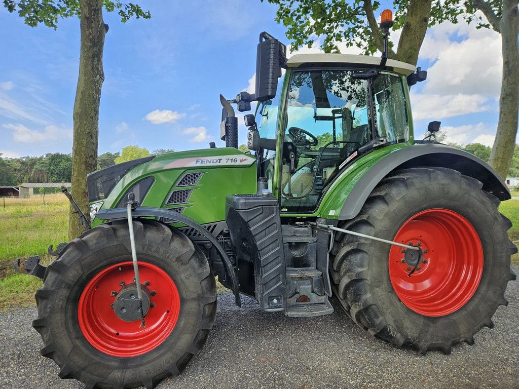 Fendt 716 S4 Profi Plus mit Reifendruckkontrollsystem 714 718 720
