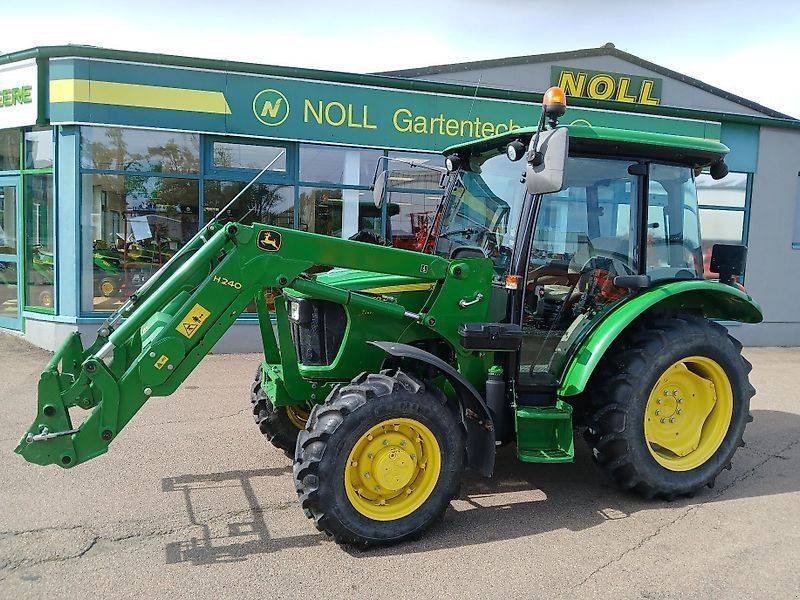 John Deere 5050E