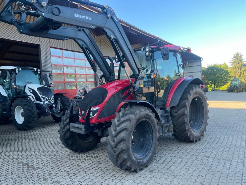Valtra A104 H5 mit FL