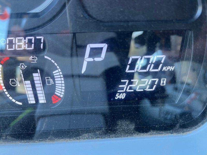 Valtra A104 H5 mit FL