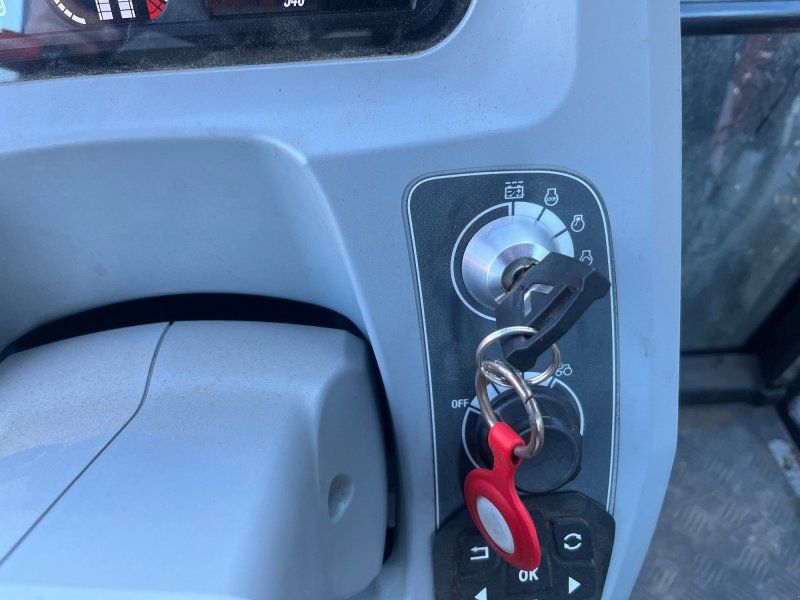 Valtra A104 H5 mit FL