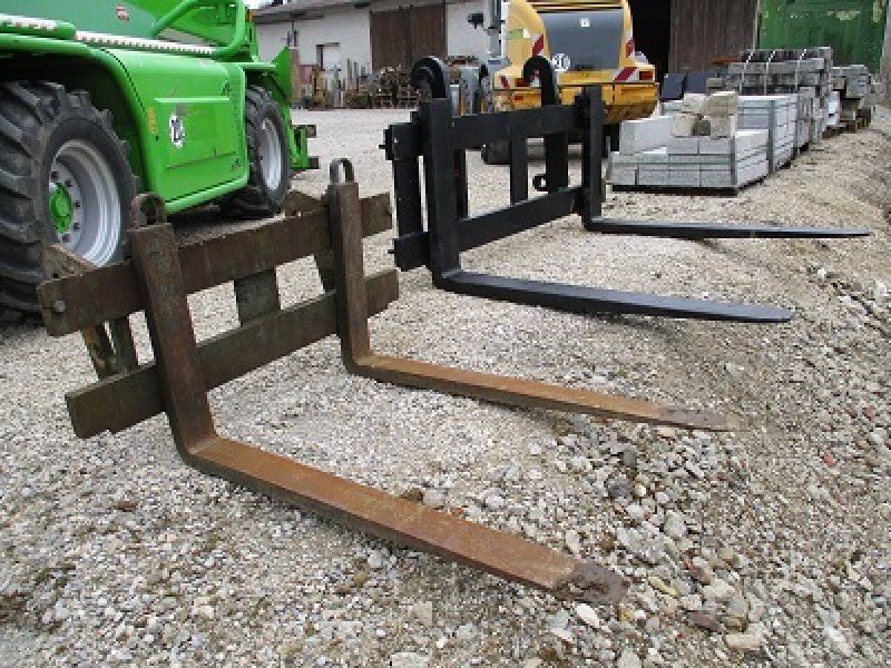 Liebherr verschiedene Palettengabeln passend für u. Volvo