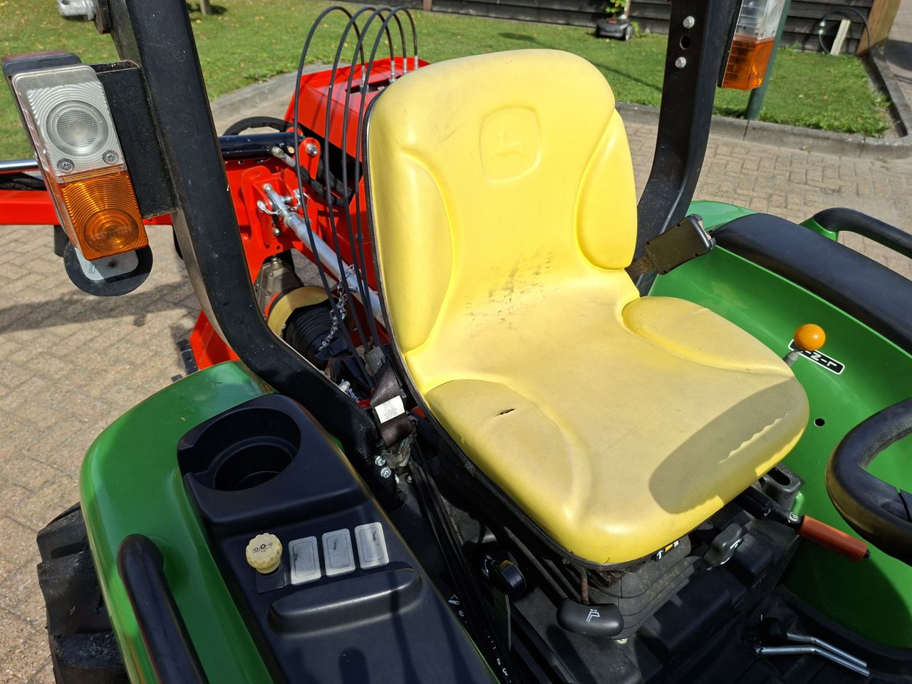 John Deere 3036e trekker met voorlader - 465 draaiuren - 35 pk