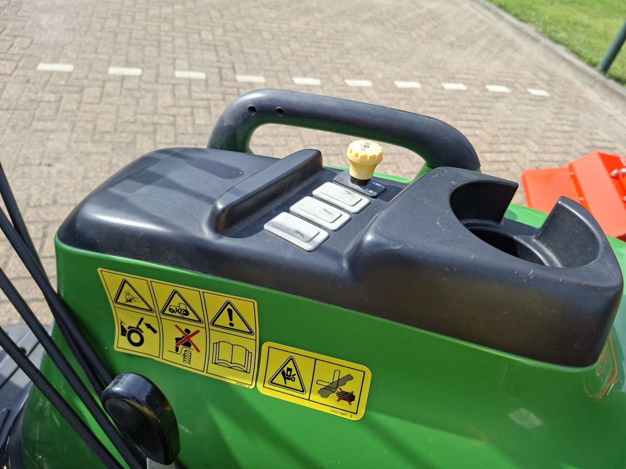 John Deere 3036e trekker met voorlader - 465 draaiuren - 35 pk