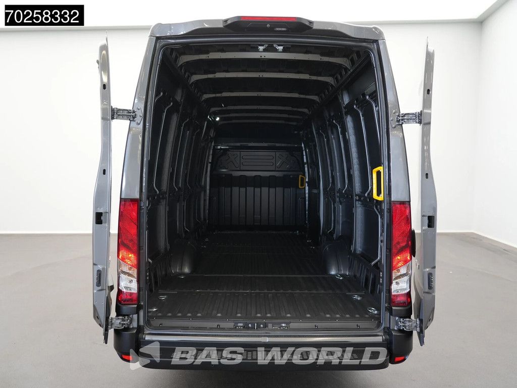 Iveco Daily 35S21 BPM VRIJ! 3.0L Automaat 210PK L3H2 2025-Model 3,5t Trekvermogen ACC LED CarPlay Camera Parkeersensoren Velgen 16m3 Euro6 L4H2 16m3 Airco